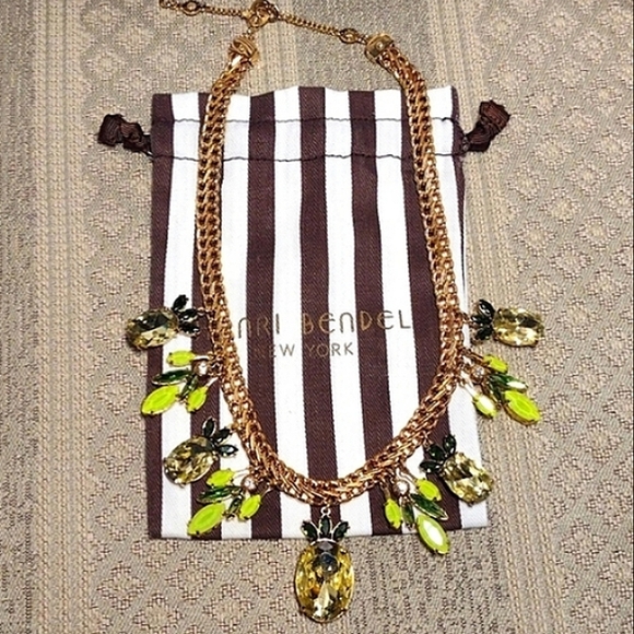 Henri 🍍Bendel Pineapple Statement Necklace with Swarovski Crystals - Picture 5 of 16